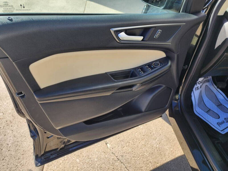 2022 Ford Edge SE