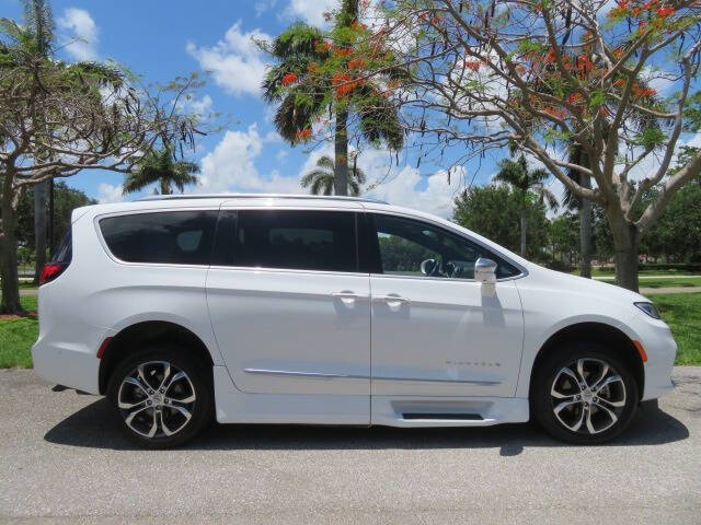 2022 Chrysler Pacifica Pinnacle