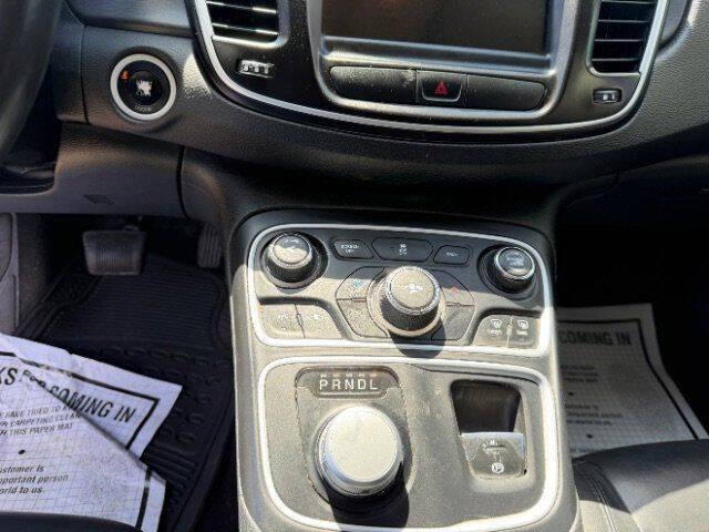 2016 Chrysler 200 Limited