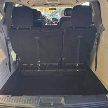 2011 Chrysler Town and Country Touring