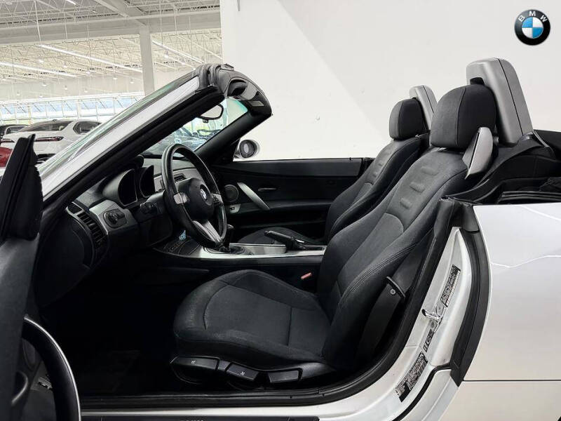 2004 BMW Z4 2.5i