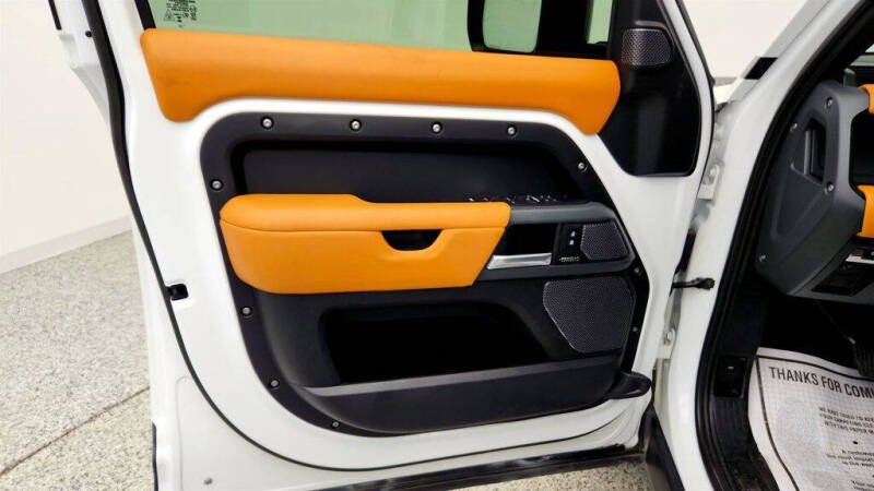 2023 Land Rover Defender 110 X-Dynamic SE