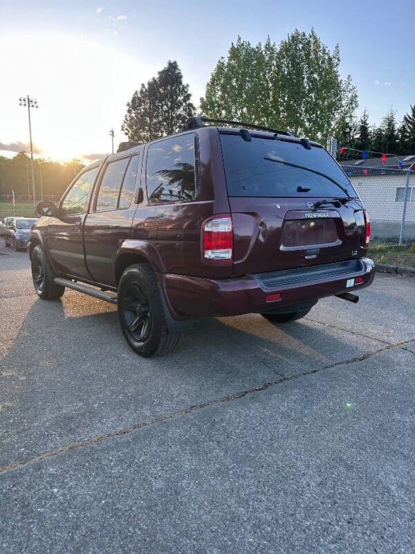 2002 Nissan Pathfinder LE