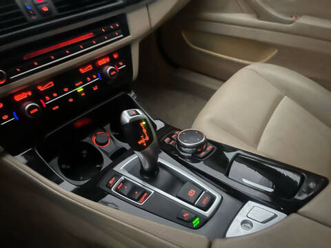 2015 BMW 5 Series 528i