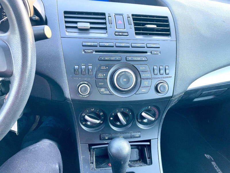 2013 Mazda MAZDA3 i SV