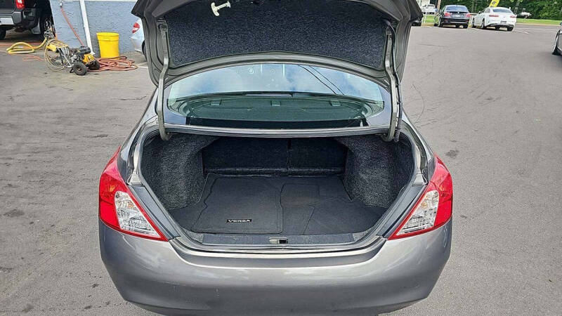 2014 Nissan Versa 1.6 SV