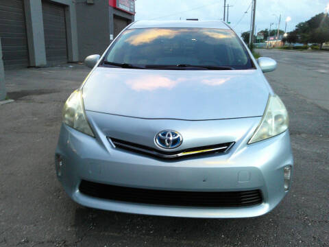 2013 Toyota Prius v Five