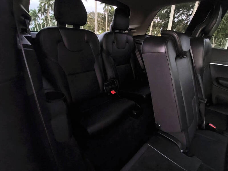 2020 Volvo XC90 T5 Momentum