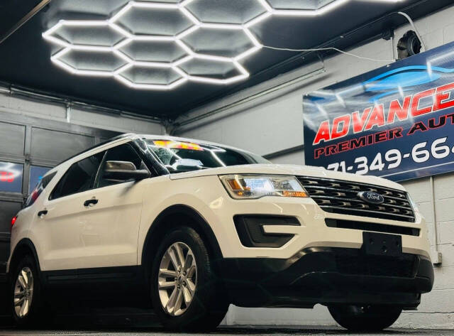 2016 Ford Explorer Base's photo