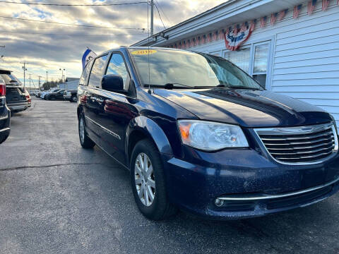 2016 Chrysler Town and Country for sale at Plaistow Auto Group in Plaistow NH