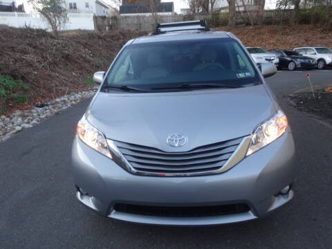 2017 Toyota Sienna XLE Premium 7-Passenger