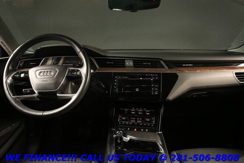 2019 Audi e-tron quattro Premium Plus