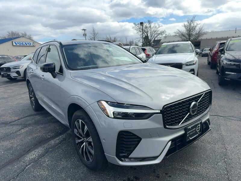 2025 Volvo XC60 B5 Plus Dark Theme
