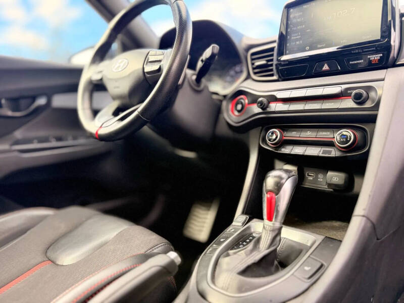 2019 Hyundai Veloster