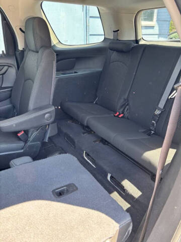 2013 GMC Acadia SLE-2
