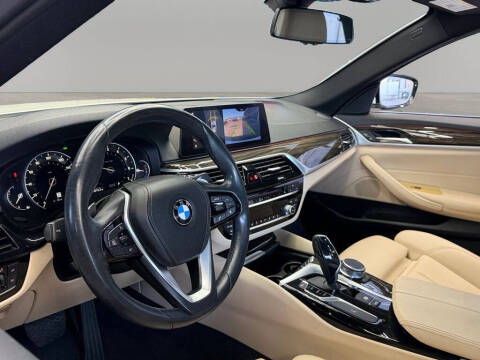 2019 BMW 5 Series 530i