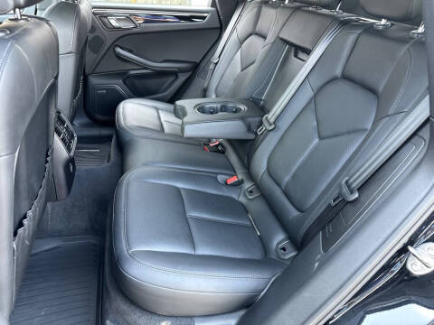 2017 Porsche Macan