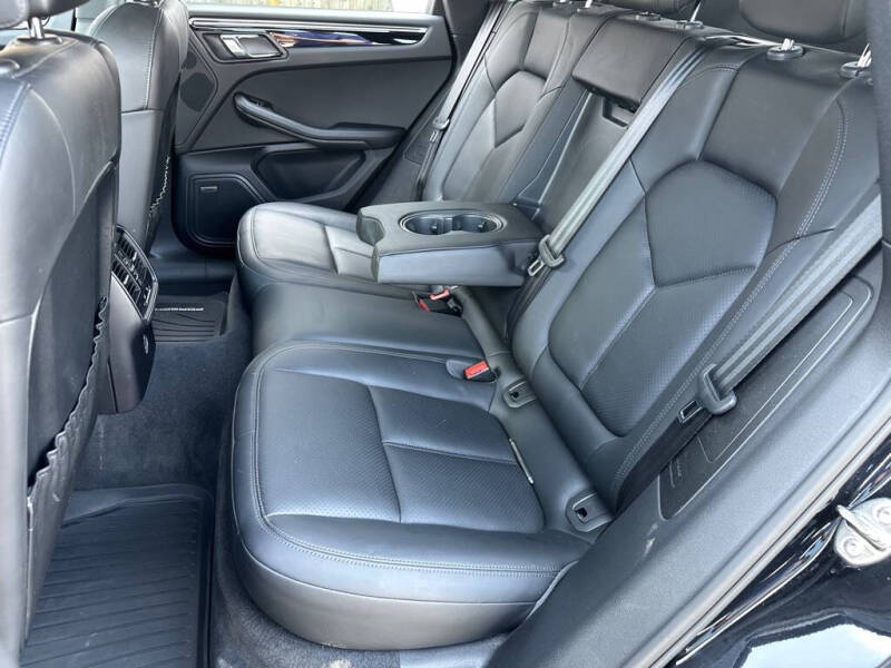 2017 Porsche Macan