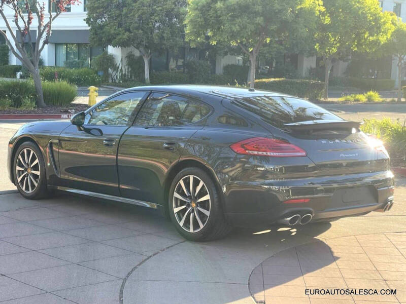 2016 Porsche Panamera 4 Edition