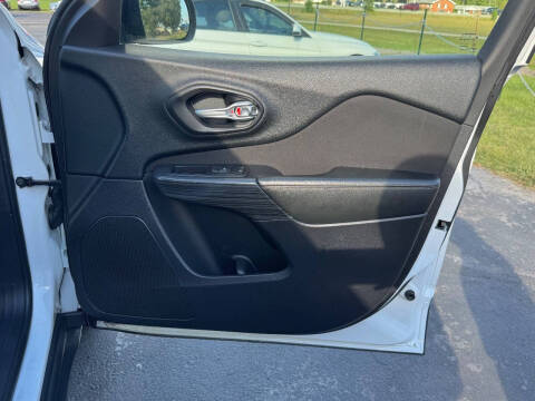 2017 Jeep Cherokee Sport