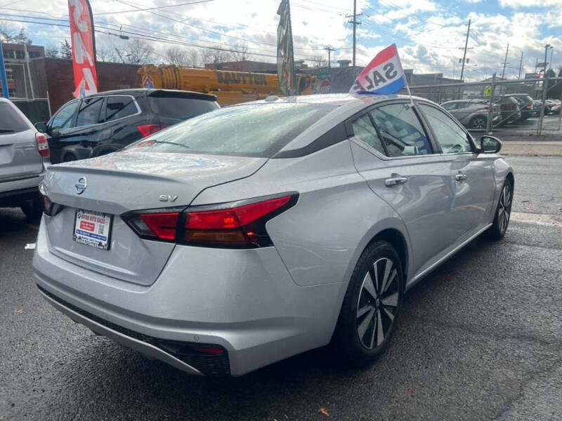 2022 Nissan Altima 2.5 SV