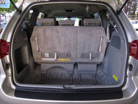 2005 Toyota Sienna LE 7 Passenger