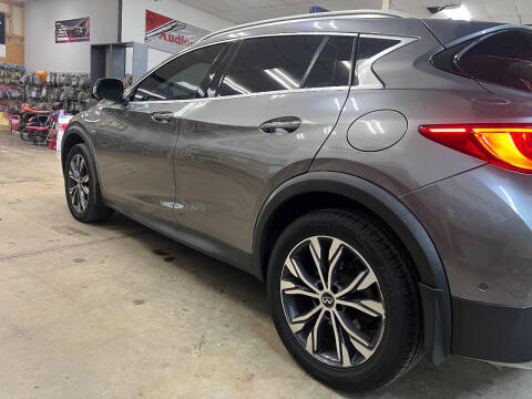 2017 Infiniti QX30 Premium