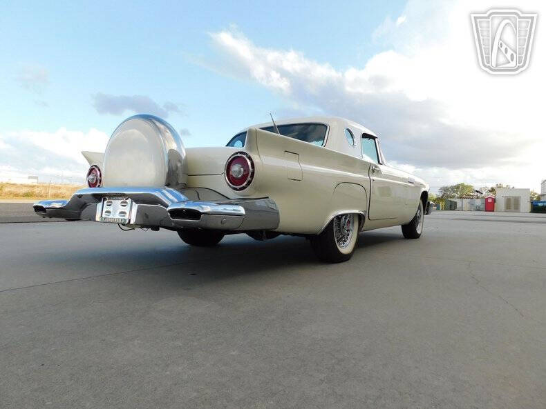1957 Ford Thunderbird