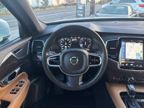 2018 Volvo XC90 T6 Momentum