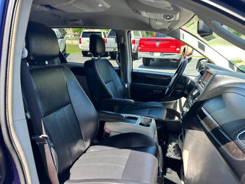 2014 Chrysler Town and Country Touring-L