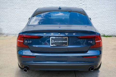 2021 Volvo S60 T5 Momentum