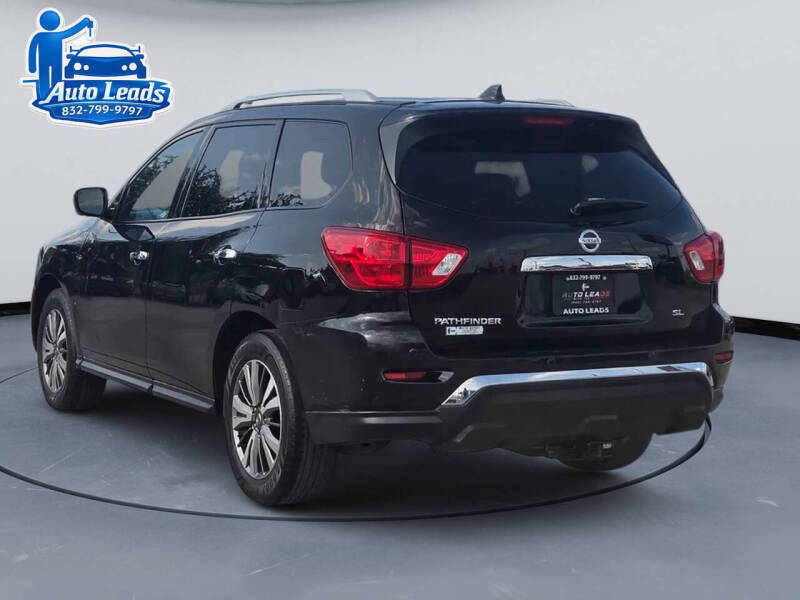 2019 Nissan Pathfinder SL