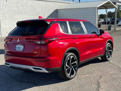 2023 Mitsubishi Outlander SE