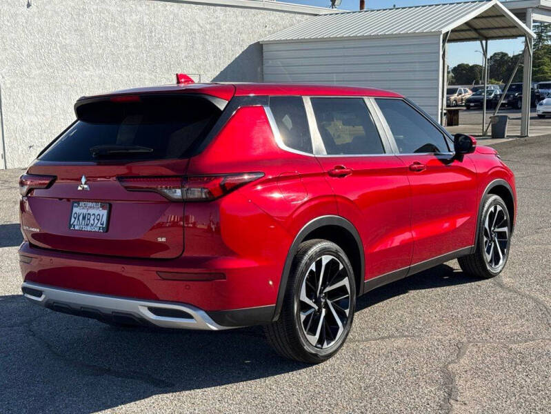 2023 Mitsubishi Outlander SE