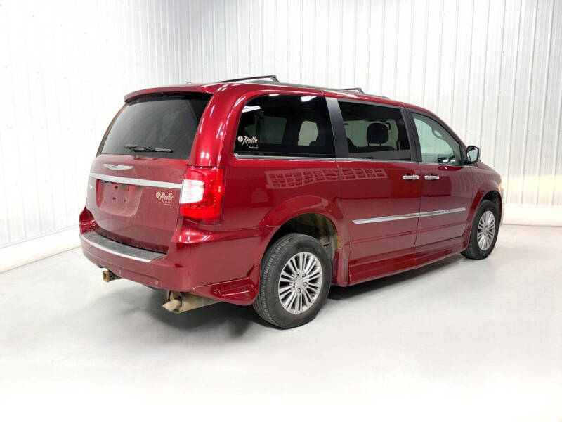 2014 Chrysler Town and Country Touring-L