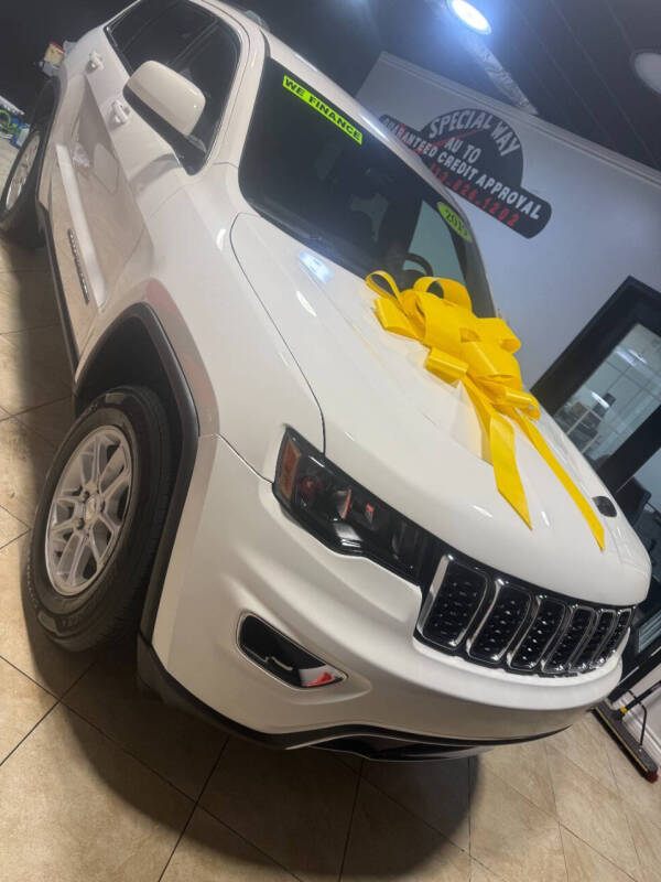 2019 Jeep Grand Cherokee Laredo