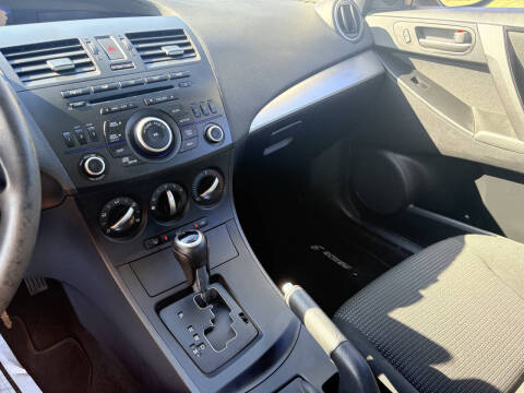 2012 Mazda MAZDA3 i Touring