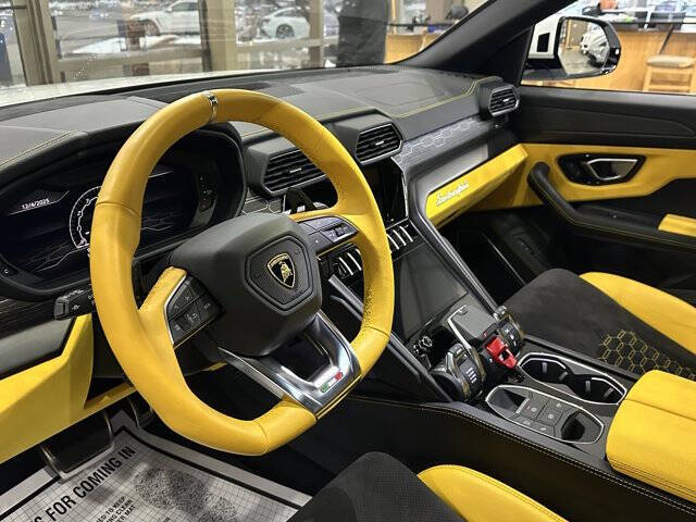 2022 Lamborghini Urus
