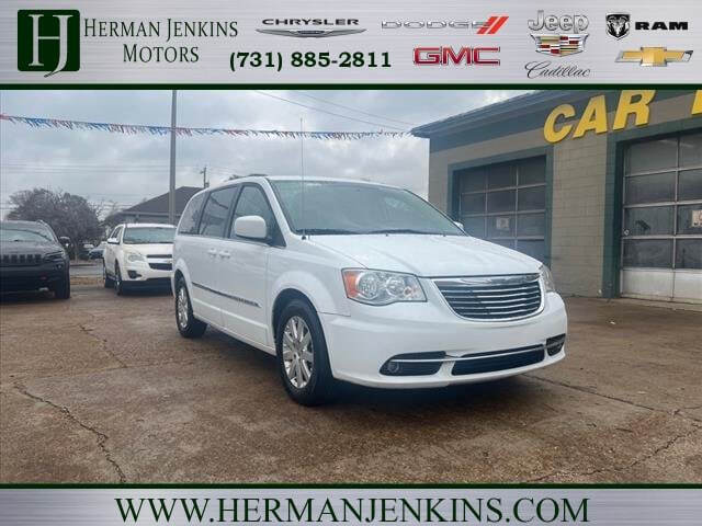 2016 Chrysler Town and Country for sale at CAR-MART in Union City TN