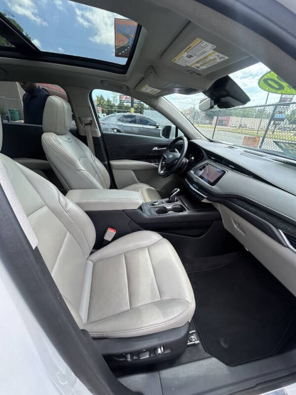 2020 Cadillac XT4 Premium Luxury