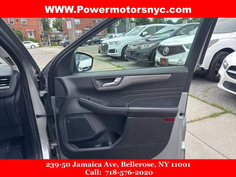 2021 Ford Escape Titanium