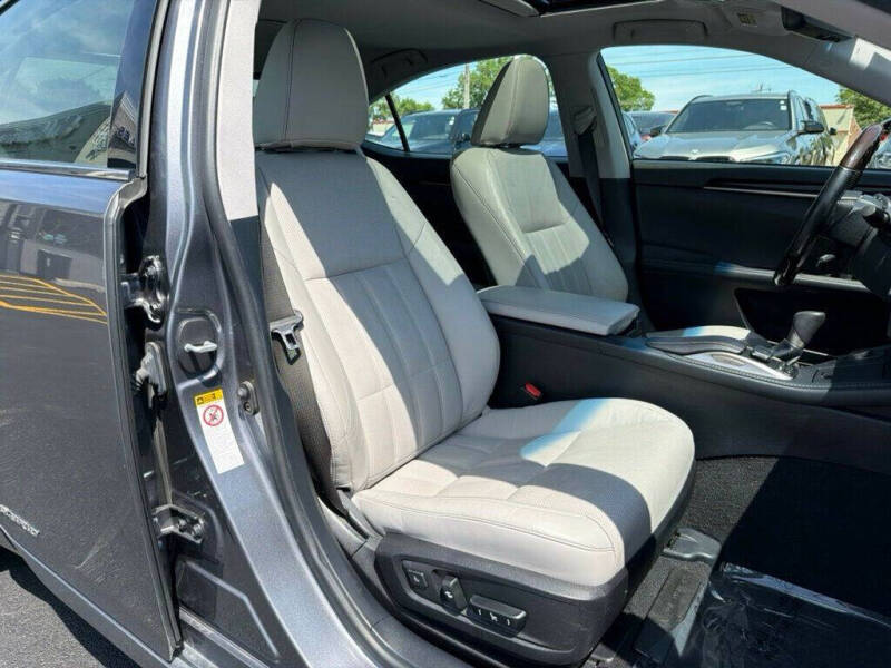 2018 Lexus ES 300h