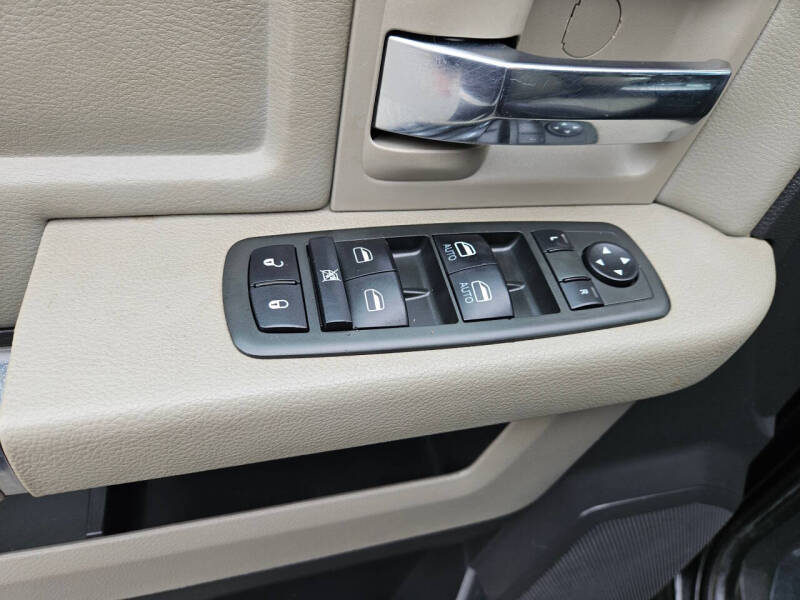 2012 RAM 1500 SLT