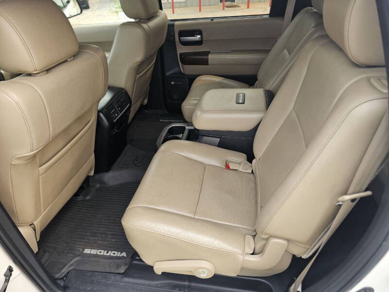 2014 Toyota Sequoia Platinum