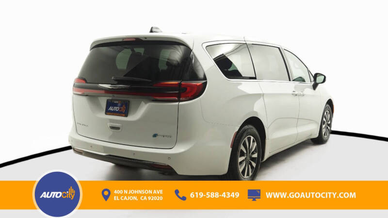 2023 Chrysler Pacifica Plug-In Hybrid Touring L