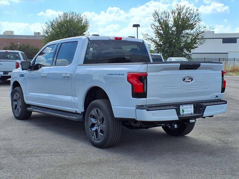 2025 Ford F-150 Lightning Flash