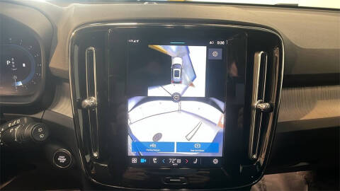 2025 Volvo XC40 B5 Plus Bright Theme