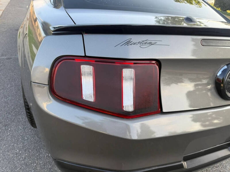 2010 Ford Mustang V6 Premium