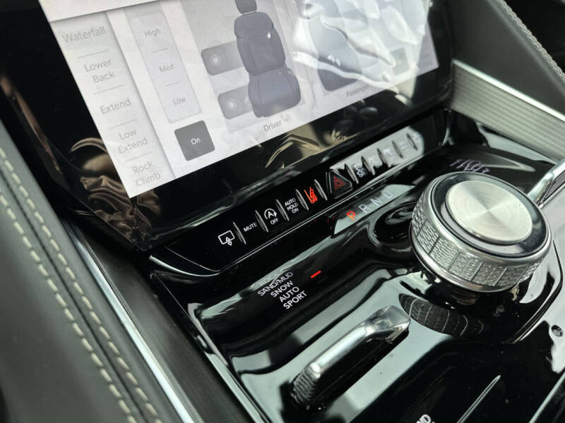 2024 Jeep Grand Wagoneer Obsidian