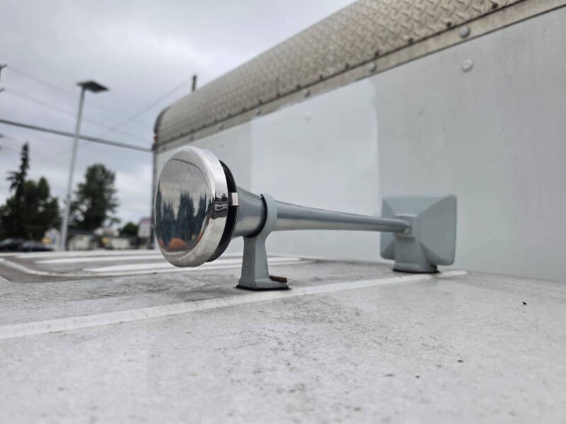 2018 Freightliner M2 106